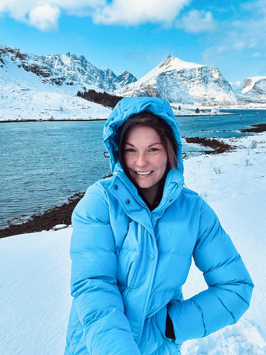 uśmiechnięta kobieta, twórczyni w aplikacji getFindia